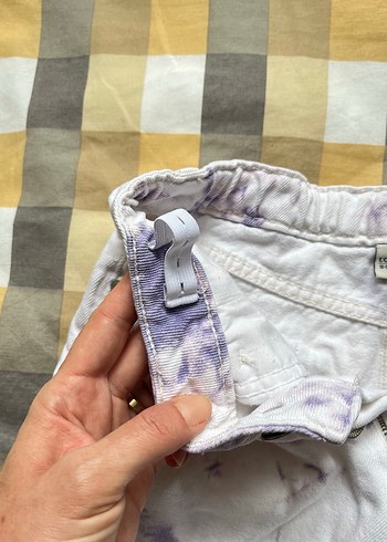 Düğmeli Bağlama Desenli Kız çocuk Mini Kot Şort - Görsel 3