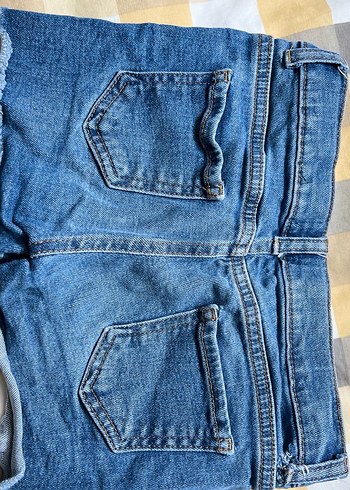 Renkli bağcık görünümlü nakışlı Kız Denim Şort - Görsel 2