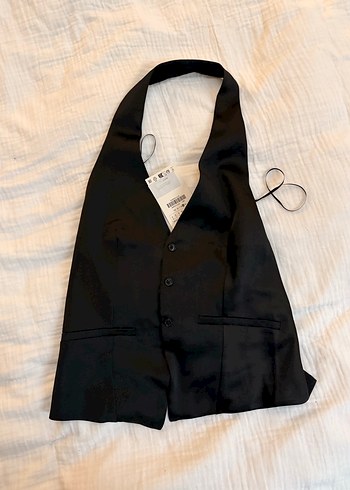 ZARA SIRTI AÇIK SATEN YELEK BLUZ - Görsel 4