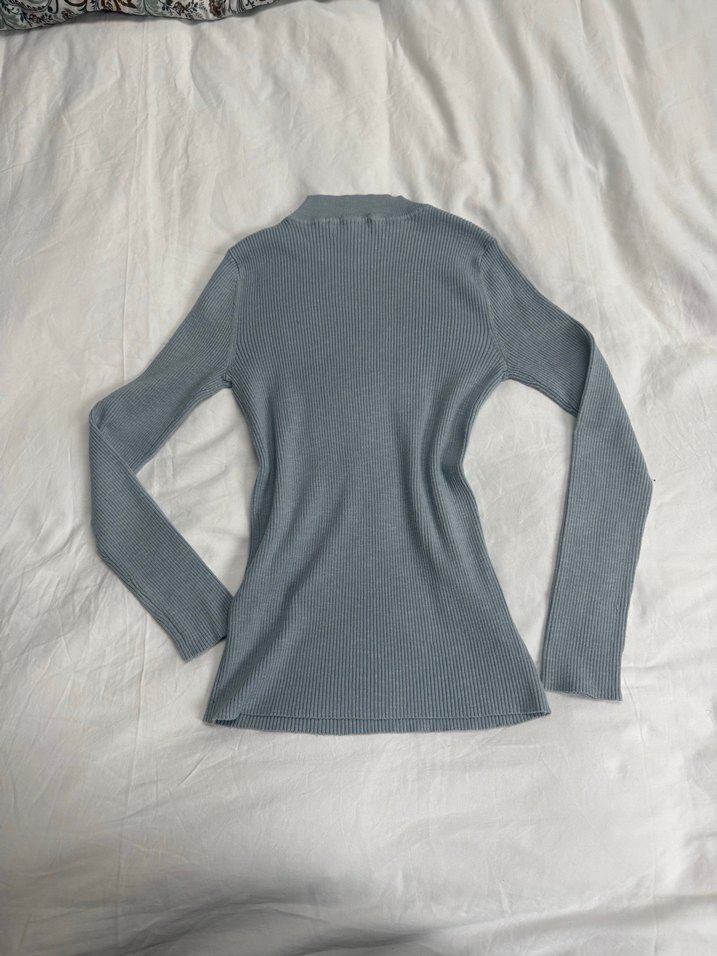 Soluk Mavi bele oturan vücudu saran kazak - Görsel 3