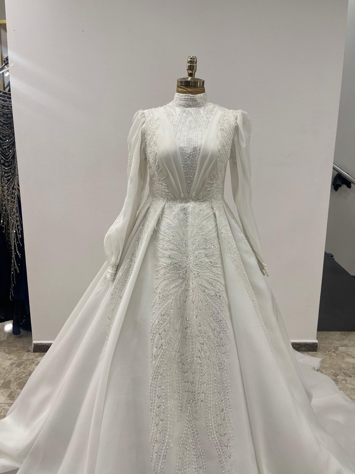 Uzun Kollu Yüksek Yakalı Beyaz Prenses Gelinlik - Görsel 2