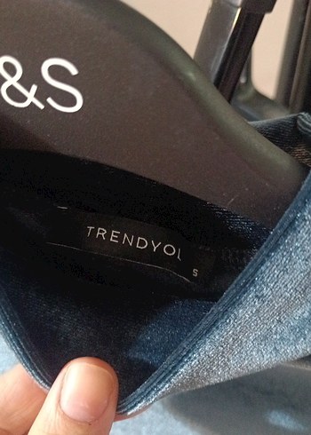 Siyah Drapeli Yüksek Yakalı Kadın Bluz - Görsel 6