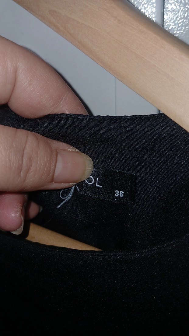 Siyah V Yaka Uzun Kolsuz Ofis Elbisesi - Görsel 3