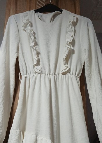 Beyaz Fırfırlı Elbise - Görsel 3