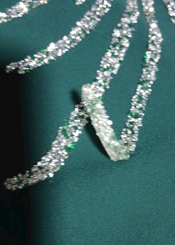 Yeşil Uzun Kollu İşlemeli Elbise - Görsel 3