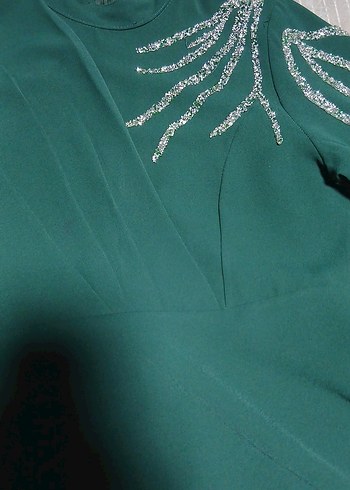 Yeşil Uzun Kollu İşlemeli Elbise - Görsel 4