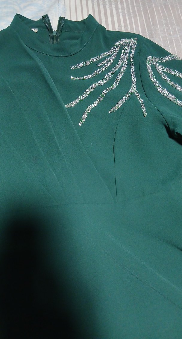 Yeşil Uzun Kollu İşlemeli Elbise - Görsel 4