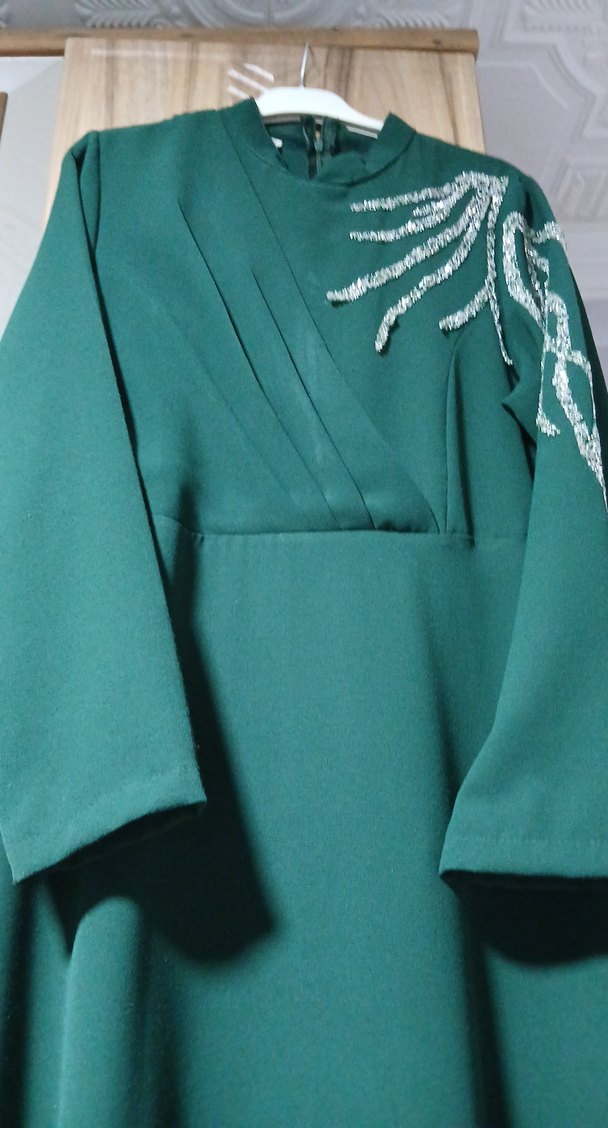 Yeşil Uzun Kollu İşlemeli Elbise - Görsel 5