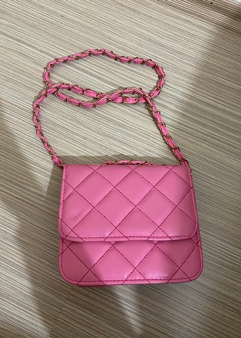 Zincir Detaylı Pembe Kadın Deri Çanta - Görsel 2