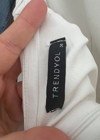 Beyaz Midi Straplez Elbisesi - Görsel 3