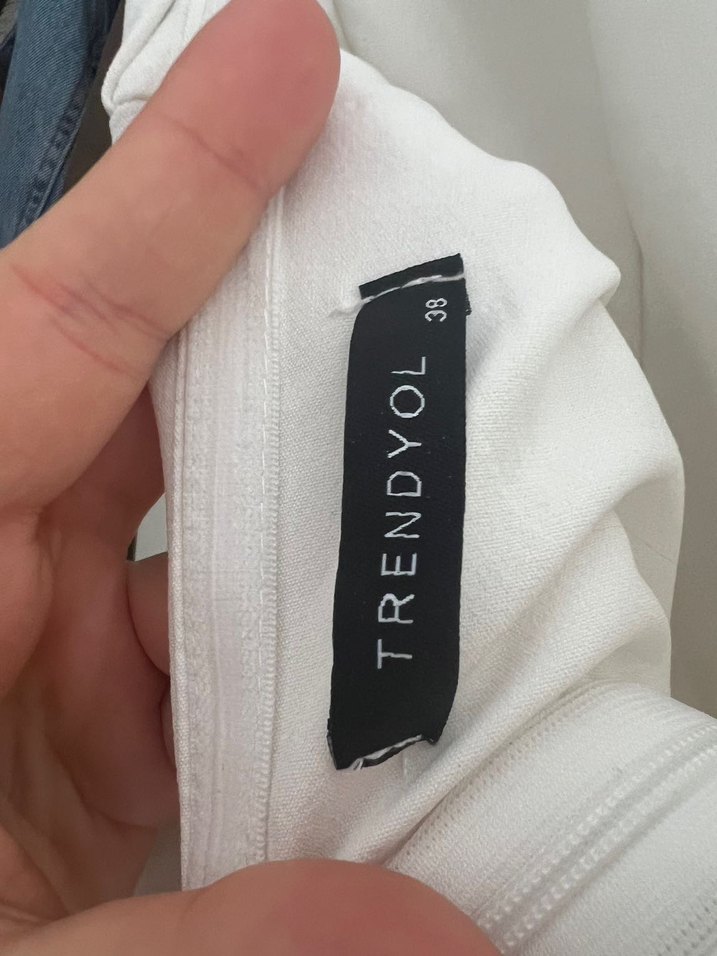 Beyaz Midi Straplez Elbisesi - Görsel 3