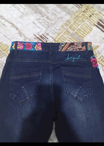 Renkli Desenli Kemerli Kadın Kot Pantolon - Görsel 3