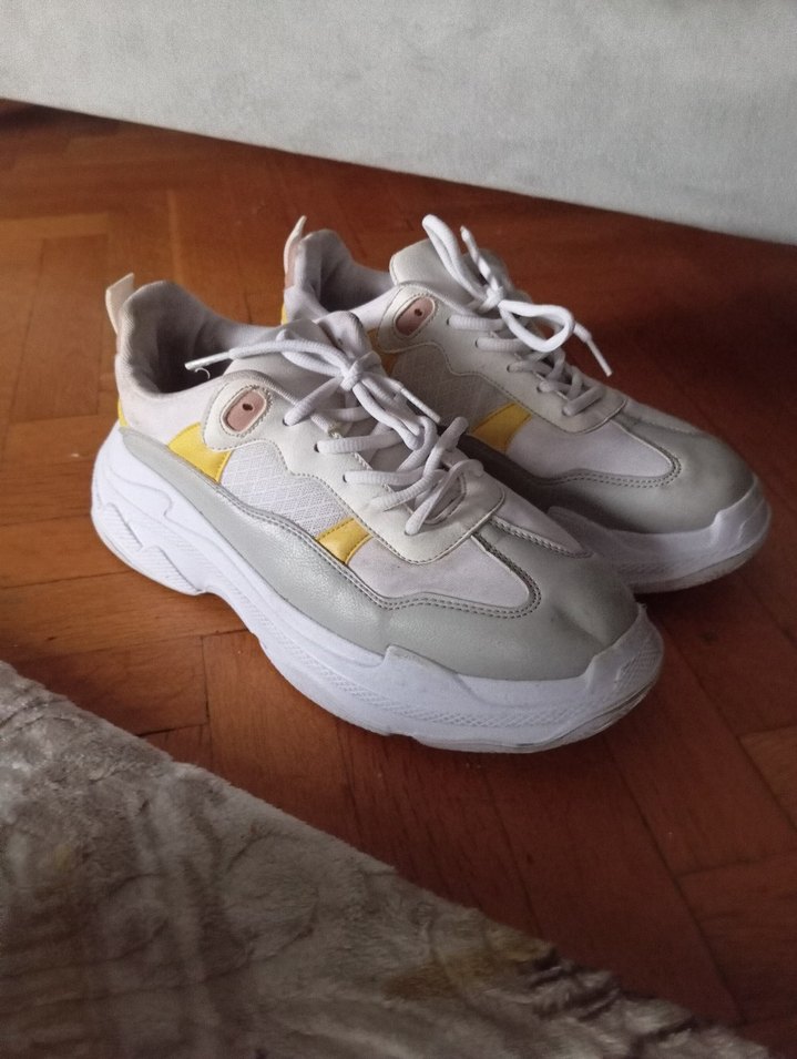 Beyaz Bağcıklı Kadın Spor Ayakkabı - Görsel 2