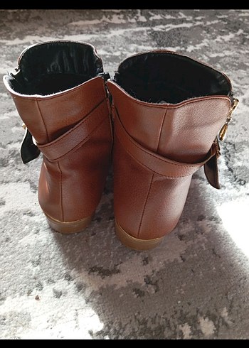 Kahverengi Tokalı Dolgu Topuk Kadın Bot - Görsel 2