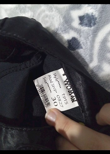 Düğmeli Siyah Bağlama Desenli Kadın Jean - Görsel 4