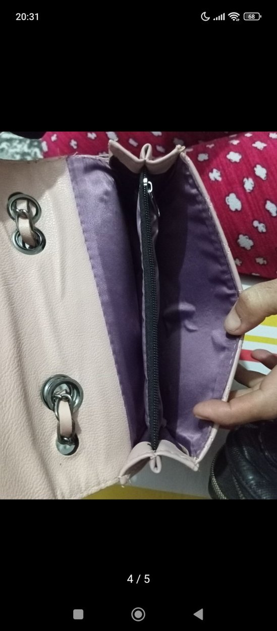 Pembe Kareli Kadın El Çantası - Görsel 3