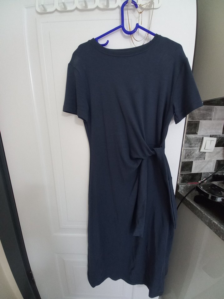 Antrasit renk, yandan bağlamalı, midi boy elbise - Görsel 2