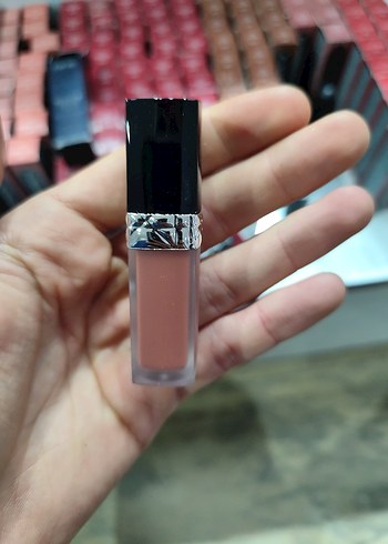 Koyu Siyah Ruj - Görsel 3