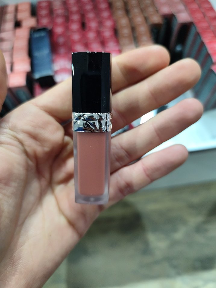 Koyu Siyah Ruj - Görsel 3