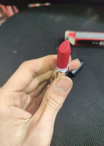 MAC Renkli Kırmızı Ruj - Görsel 2