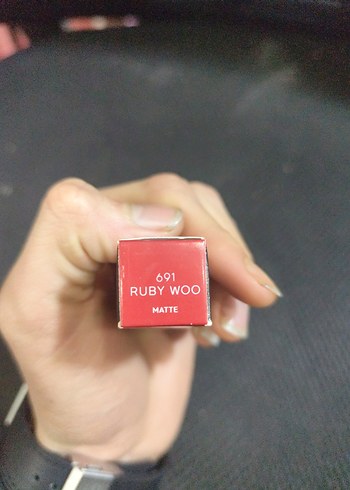 MAC Renkli Kırmızı Ruj - Görsel 5