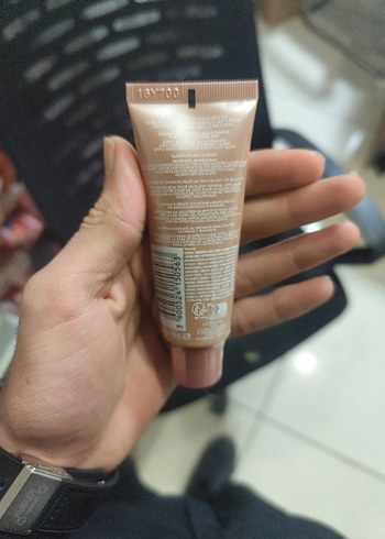 L'Oréal Lumi Glotion Doğal Işıltı Veren Kapatıcı - Görsel 2