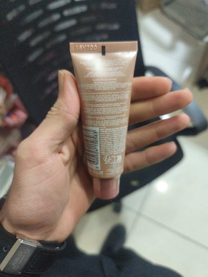 L'Oréal Lumi Glotion Doğal Işıltı Veren Kapatıcı - Görsel 2