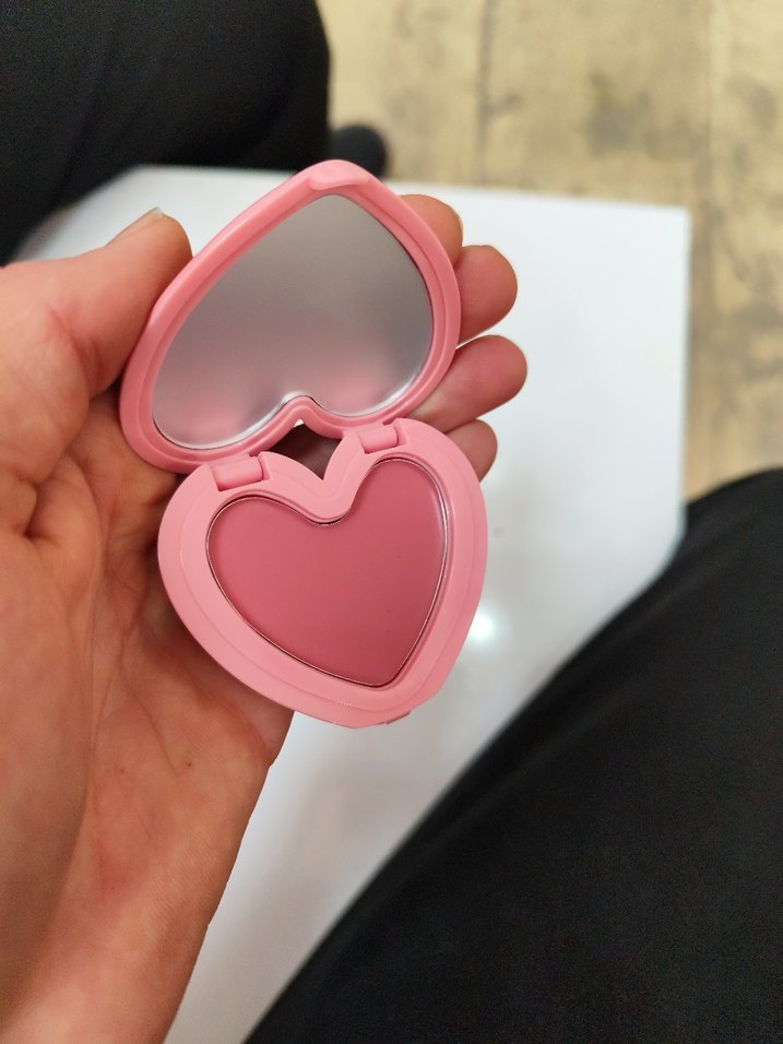 SHEGLAM Kalp Şekilli Pembe Allık - Görsel 3