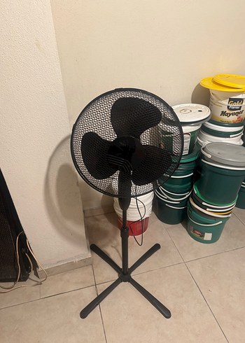 Siyah Ayaklı Vantilatör - Görsel 2