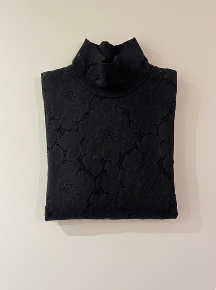 Mudo Dantel İşlemeli Siyah Balıkçı Yaka Bluz - Görsel 2