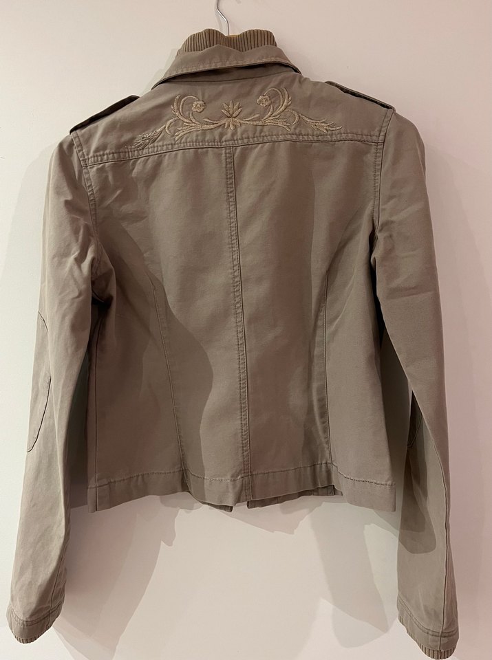 Bayan mevsimlik işlemeli ceket - Görsel 4