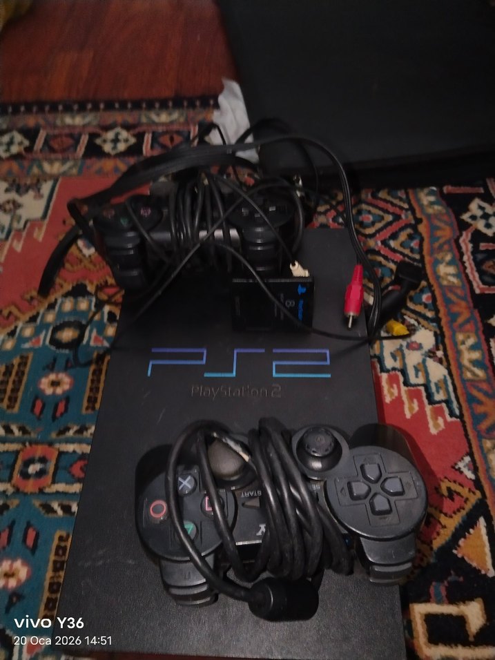 Sony PlayStation 2 Konsol ve Kablosuz Kumandalar - Görsel 2