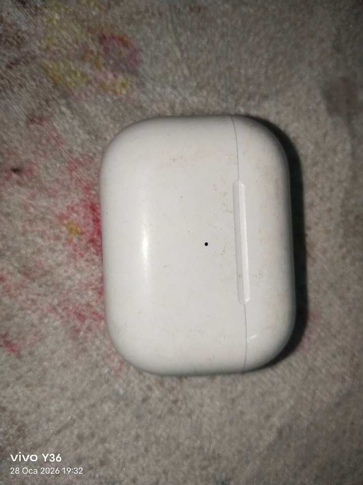 Beyaz Kablosuz Kulaklık ve Şarj Kutusu - Görsel 5