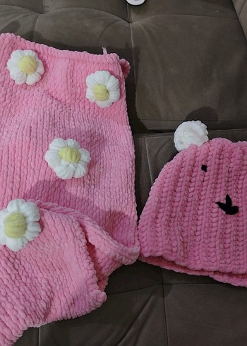 Pembe Nakışlı Örgü Çocuk Bere ve Atkı Seti - Görsel 3