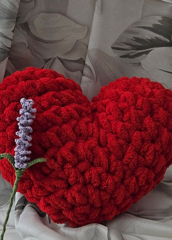 Kırmızı Peluş Kalp Yastık - Görsel 3