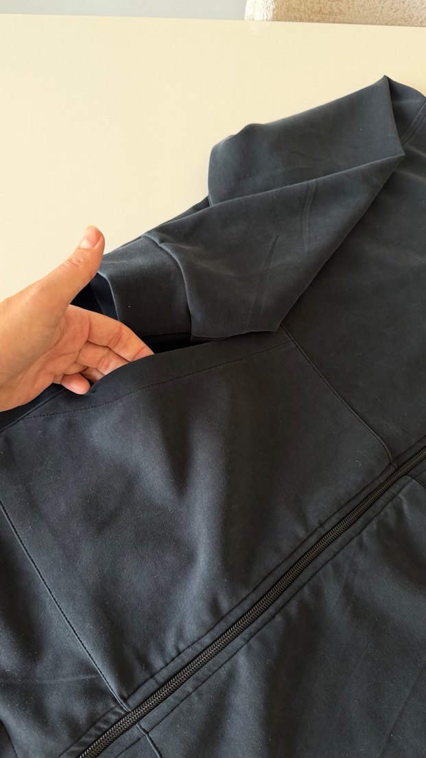 Siyah Kapüşonlu Fermuarlı Hamile Ceketi - Görsel 2