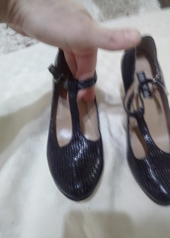 Siyah Yılan Desenli Tokalı Stiletto - Görsel 2