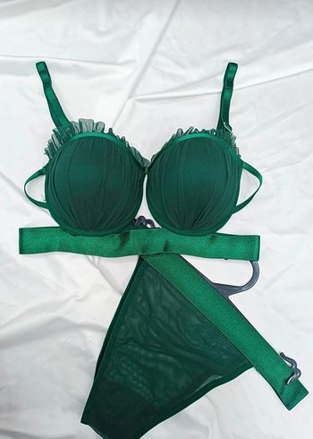 Kırmızı ve Beyaz Modern Parisli Sütyen Takımı - Görsel 2