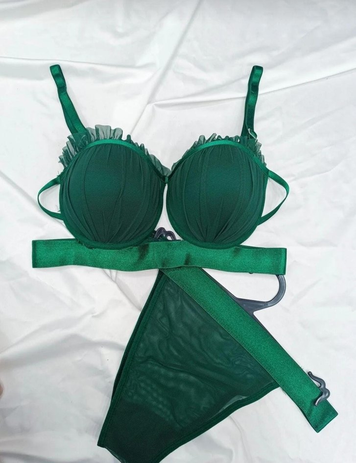 Kırmızı ve Beyaz Modern Parisli Sütyen Takımı - Görsel 2