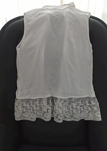 Düğmeli, Dantel Detaylı Beyaz Kolsuz çocuk Gömlek - Görsel 3