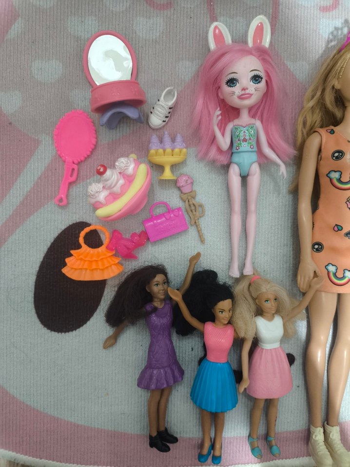 Barbie Bebek Seti ve Aksesuarları - Görsel 3