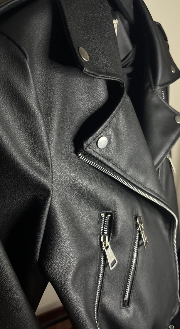 Kadın Siyah Kemerli Kısa Deri Biker Ceket - Görsel 4