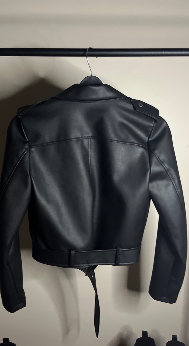 Kadın Siyah Kemerli Kısa Deri Biker Ceket - Görsel 3