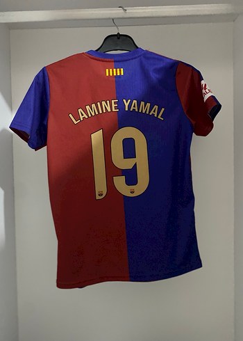 Lamine yamal 
Barcelona forması - Görsel 3