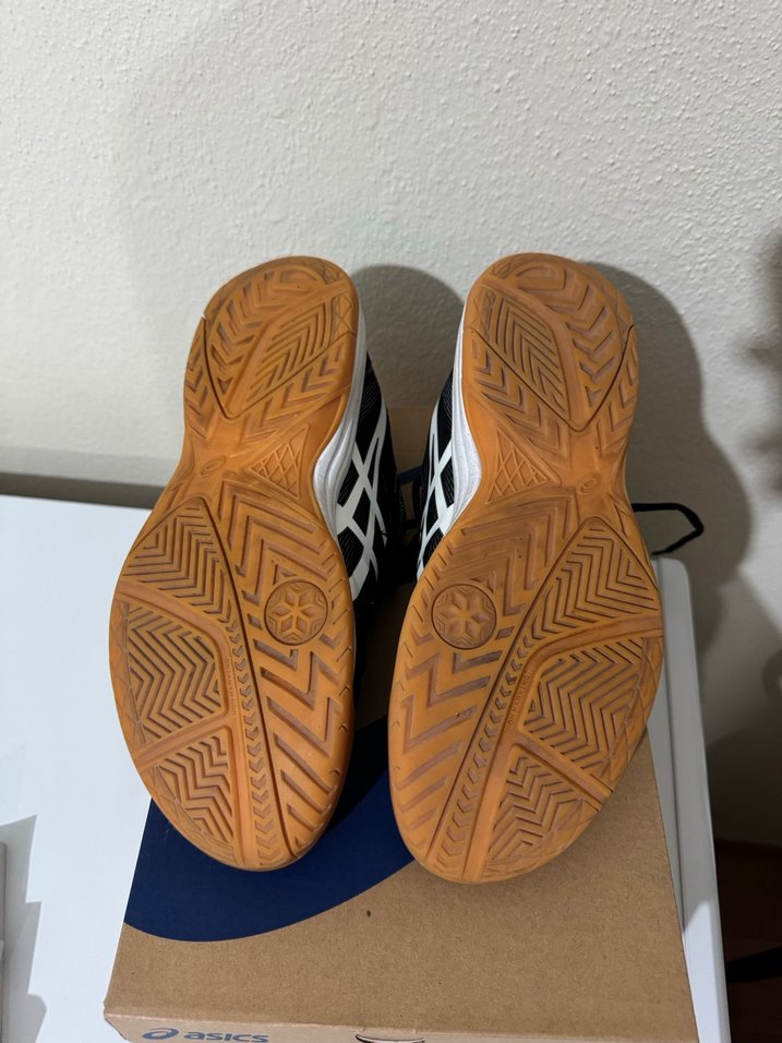 Siyah Asics voleybol ayakkabısı - Görsel 4