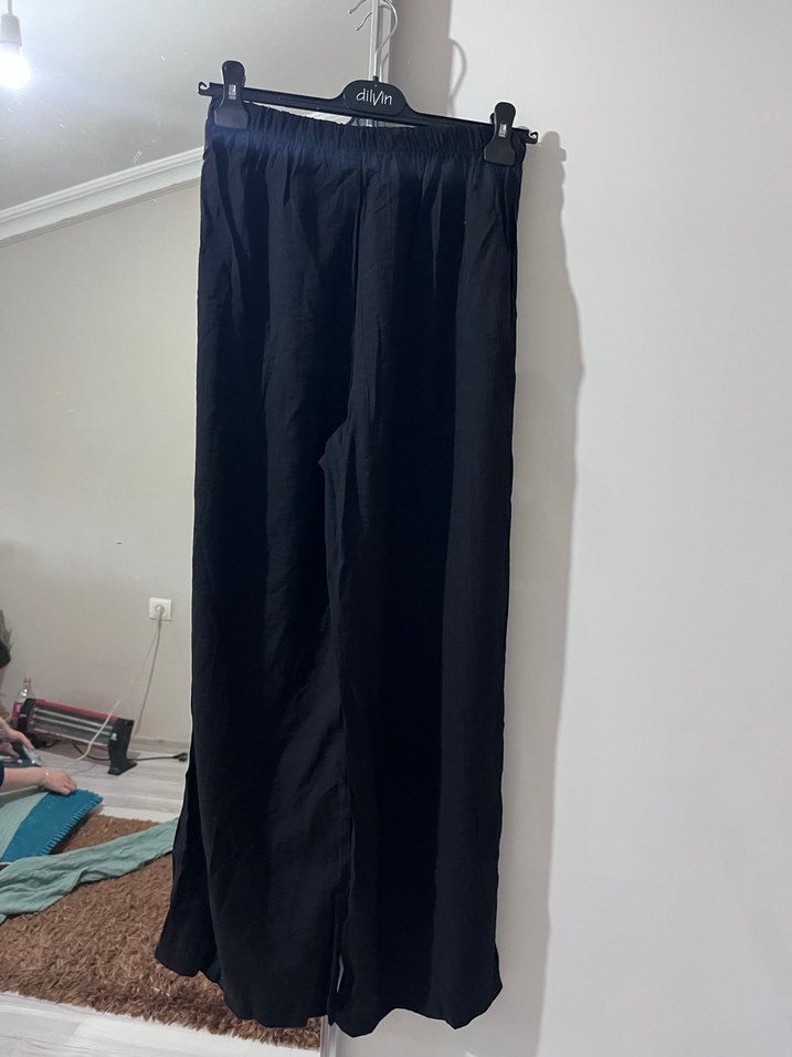 Siyah Kadın Salaş Pliseli Uzun Pantolon - Görsel 2