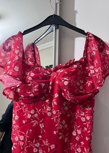 Kırmızı Çiçek Desenli Uzun Drapeli Kadın Elbise - Görsel 2