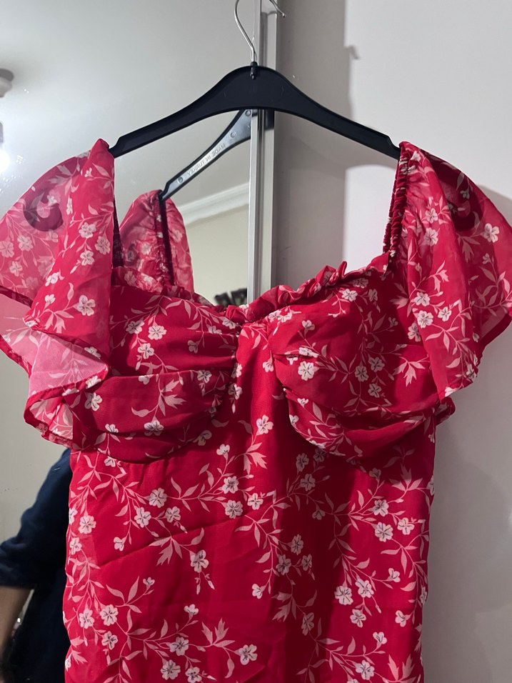 Kırmızı Çiçek Desenli Uzun Drapeli Kadın Elbise - Görsel 2