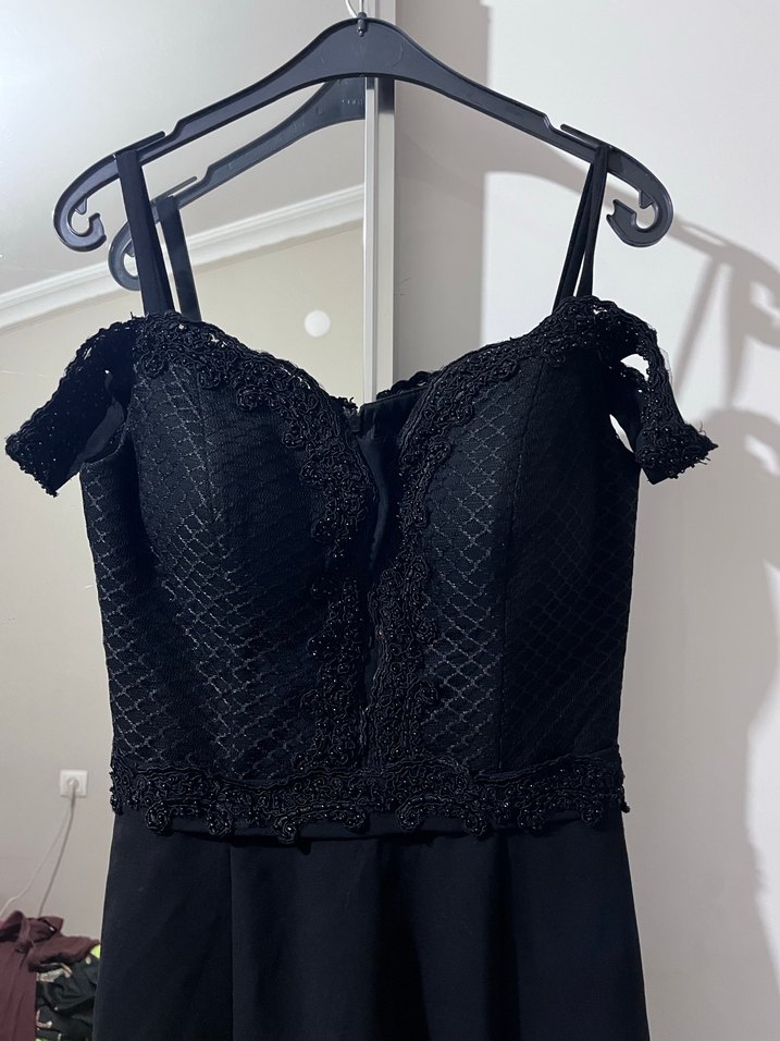 Siyah Uzun İnce Askılı  Abiye Elbise - Görsel 2