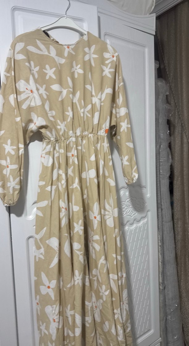 Bej Çiçek Desenli Uzun Keten Elbise - Görsel 2